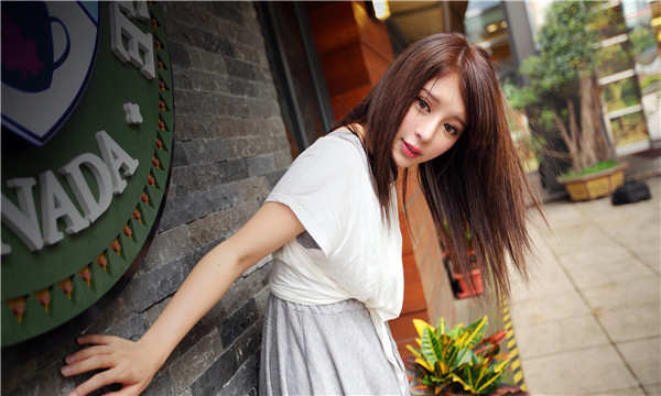 兰西想找一个女性生孩子给报酬-｛找个女人生孩子多少钱｝